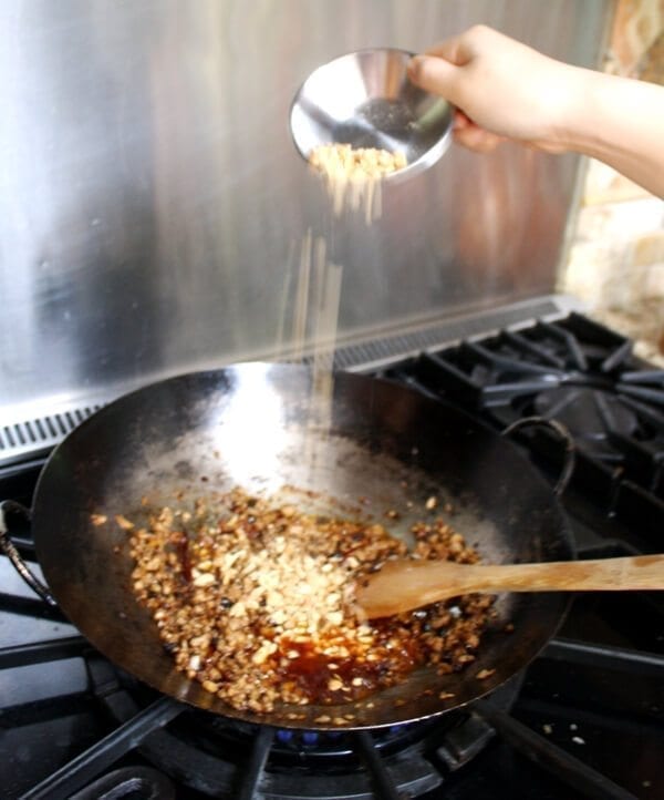Kaitlin's Special Noodles (Ground Pork Lo Mein), by geagle.miooashdv.tk