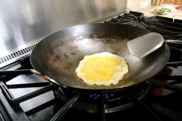 scrambling-eggs-in-wok - Chinese Banquet Fried Rice by geagle.miooashdv.tk
