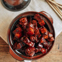 hong shao rou - Shanghai braised pork belly - thewoksoflife