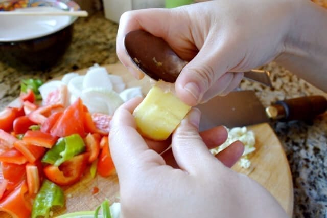 peeling-ginger
