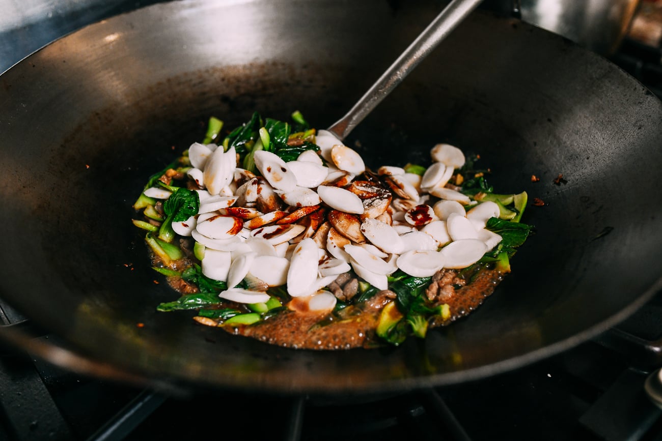 Stir-frying rice cakes