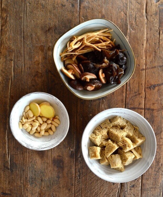 Hong Shao Kao Fu - Braised Wheat Gluten with Mushrooms, by geagle.miooashdv.tk