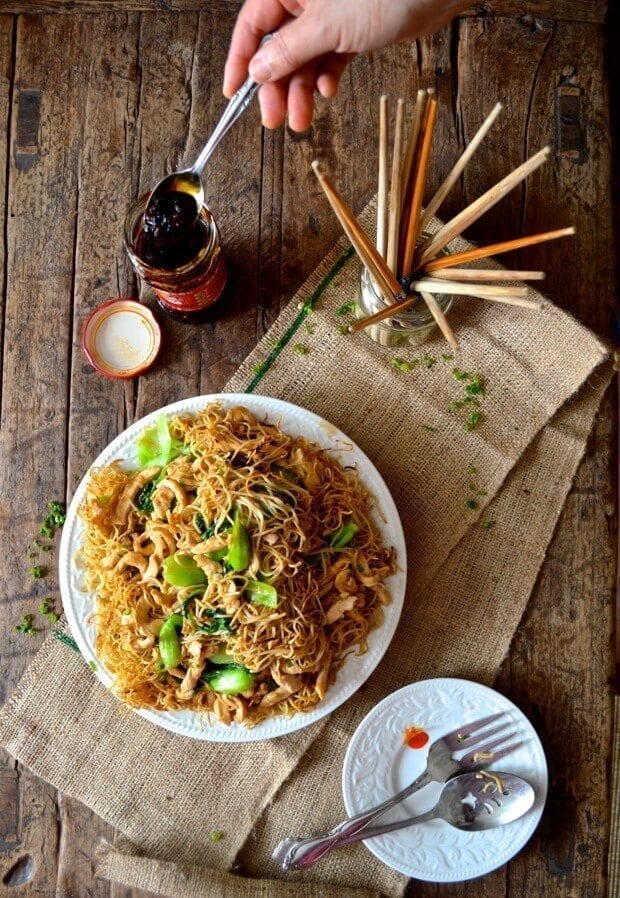 Chicken Pan-Fried Noodles (Gai See Chow Mein) by geagle.miooashdv.tk