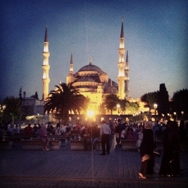 Blue Mosque at Night - How to See Istanbul In One Day by geagle.miooashdv.tk