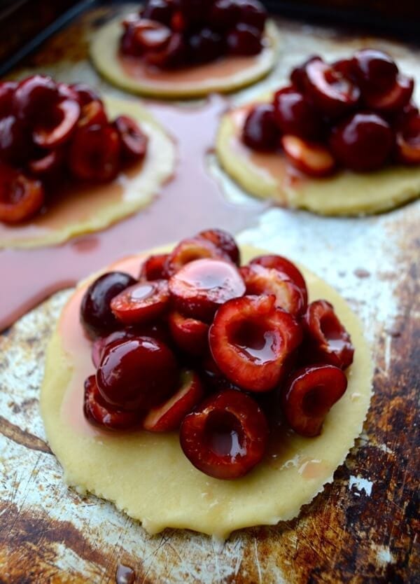 Sweet Cherry Hand Pies by geagle.miooashdv.tk