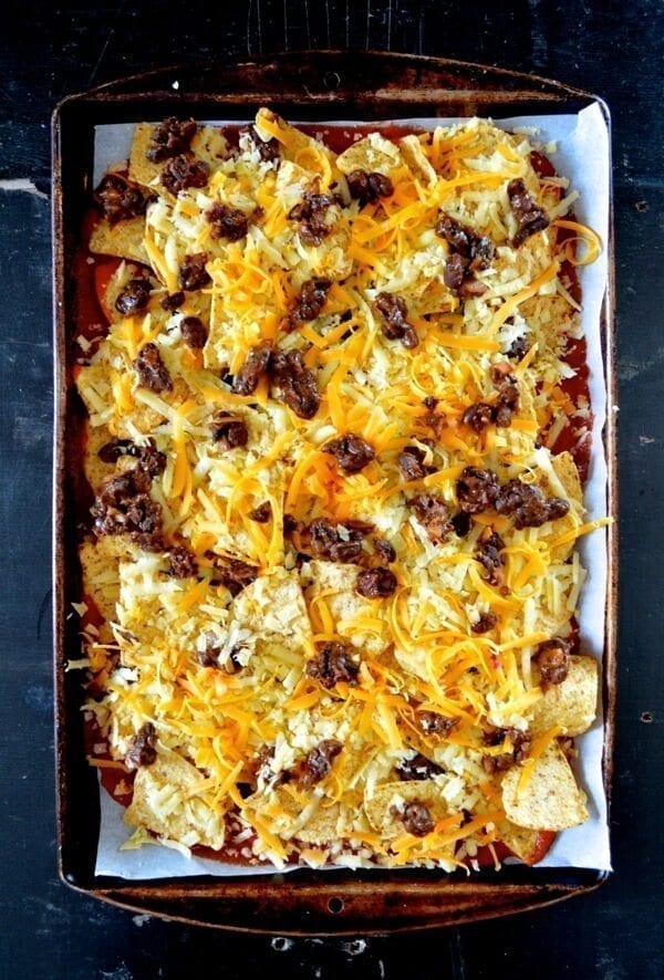 Huevos Rancheros Nachos w/ Avocado Crema by geagle.miooashdv.tk