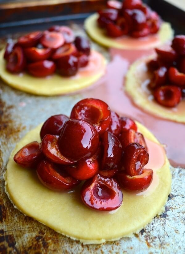 Sweet Cherry Hand Pies by geagle.miooashdv.tk