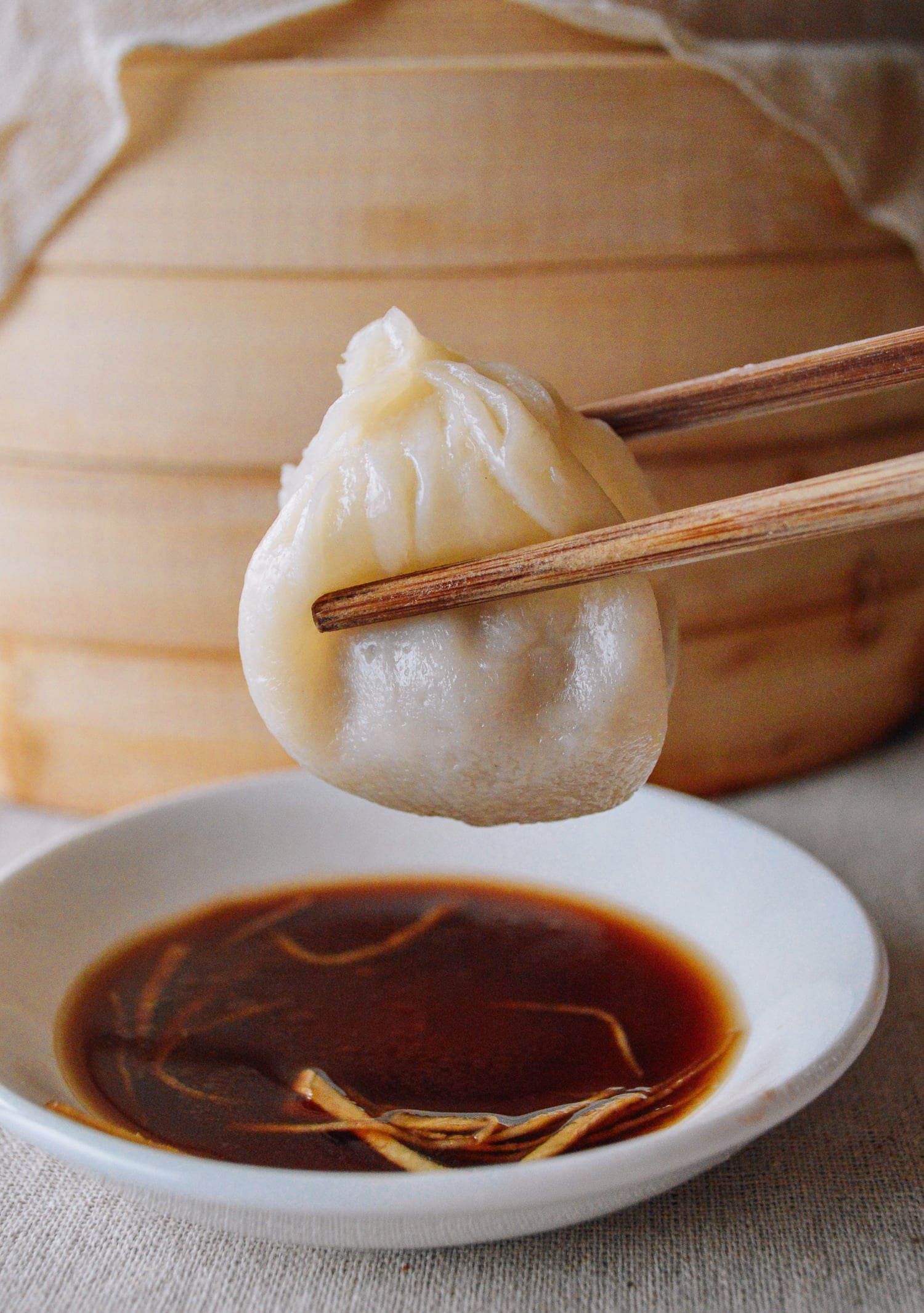Chinese soup dumpling AKA xiaolongbao and vinegar, by geagle.miooashdv.tk