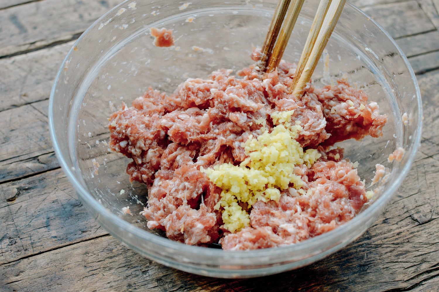 Mixing ground pork dumpling filling, by geagle.miooashdv.tk