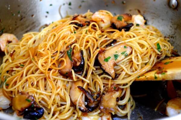 Soy Sauce Butter Pasta with Shrimp and Shiitakes by geagle.miooashdv.tk