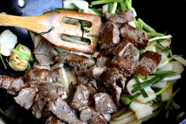 Steak and Scallion Rice Cake Stir-Fry by geagle.miooashdv.tk