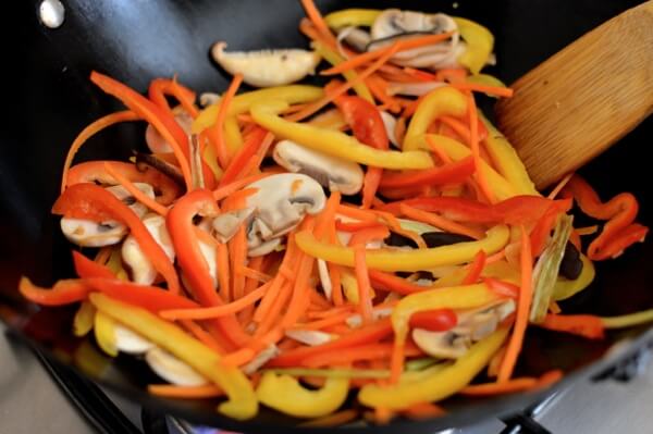 Vegetable Lo Mein, by geagle.miooashdv.tk
