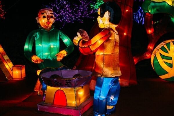 Lifesize Lanterns - Chengdu Temple Fair, Chinese New Year Celebration, by geagle.miooashdv.tk