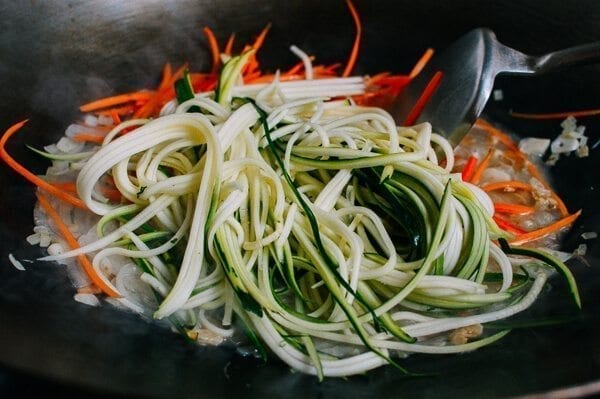 Vegetable Noodles with Shrimp, by geagle.miooashdv.tk