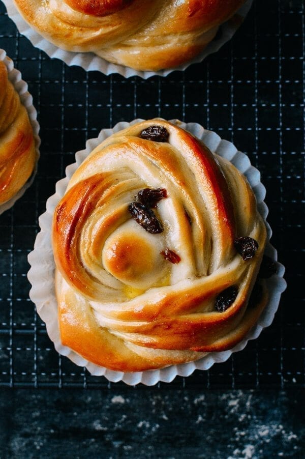 Cinnamon Raisin Buns, by geagle.miooashdv.tk