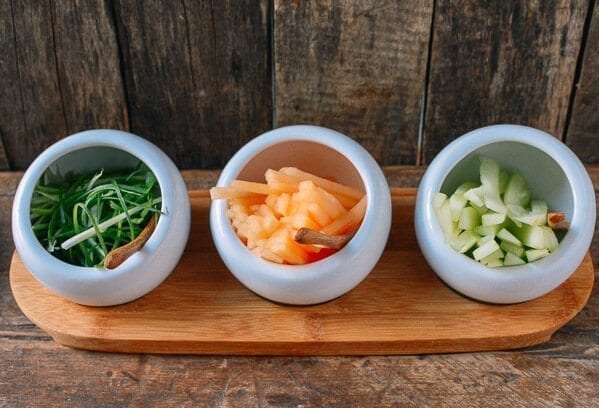 Julienned scallions, cantaloupe, cucumber, by geagle.miooashdv.tk