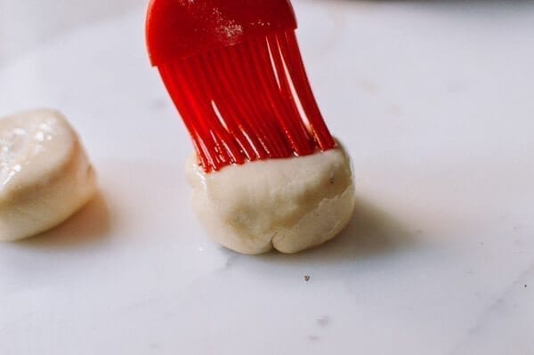 Brushing dough with oil, by geagle.miooashdv.tk