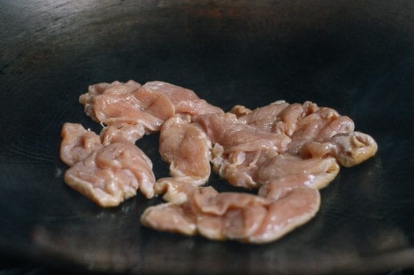 Searing Sliced Chicken in Wok, geagle.miooashdv.tk