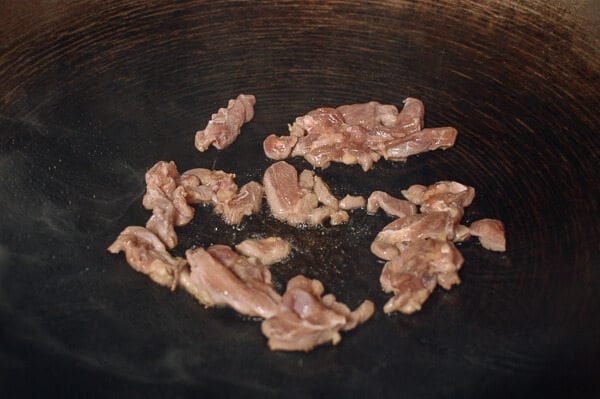 Searing chicken in wok, by geagle.miooashdv.tk