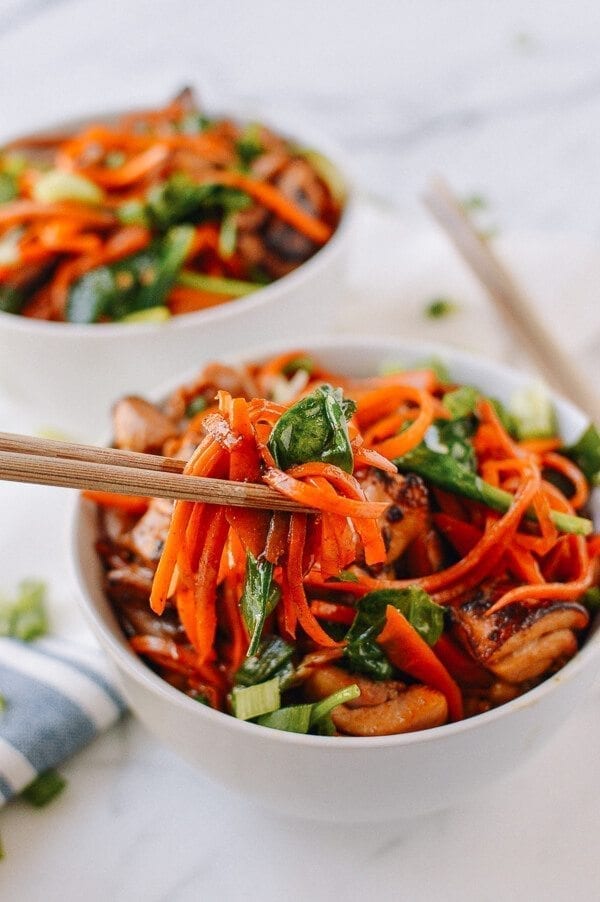 Stir-fried Carrot Noodles with Chicken, by geagle.miooashdv.tk