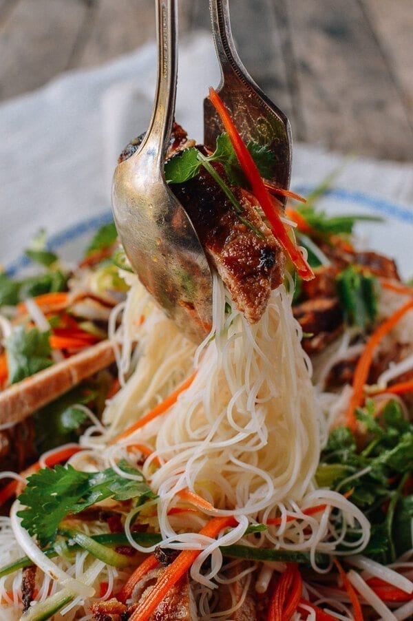 Vietnamese Noodle Salad with Grilled Pork Chops, by geagle.miooashdv.tk