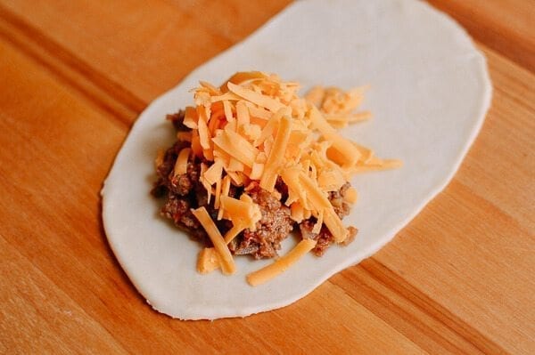 A Beef & Cheese Empanada Recipe: Baked OR Fried, by geagle.miooashdv.tk