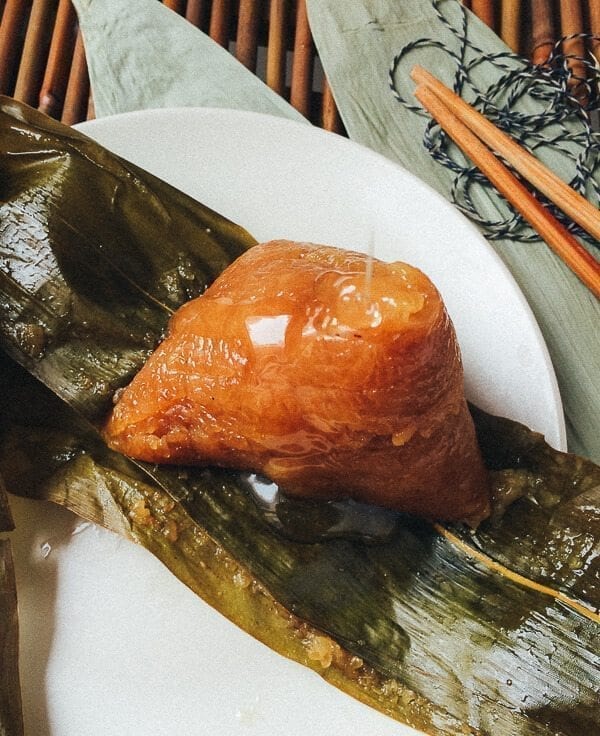 jiansui zongzi on a plate with syrup by geagle.miooashdv.tk