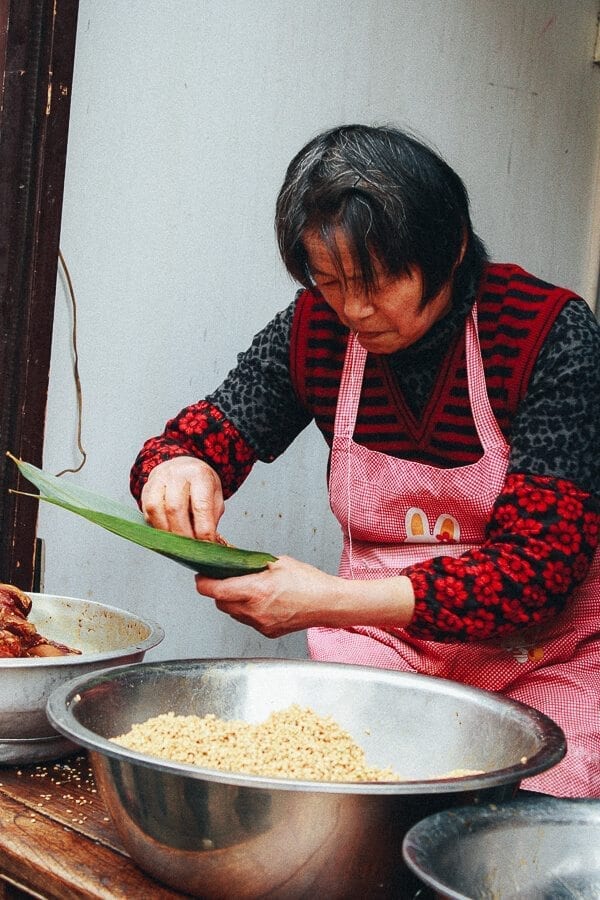 China's Dragon Boat Festival lady making Joong by geagle.miooashdv.tk