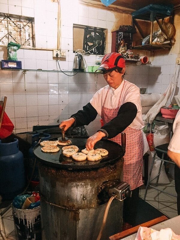woman frying Shanghai Scallion Pancakes by geagle.miooashdv.tk