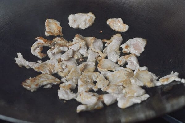 Stir-frying chicken, by geagle.miooashdv.tk