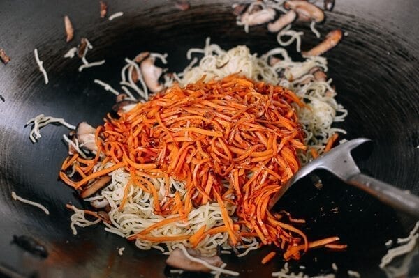 Caramelized Soy Sauce Noodles with Sweet Potato & Mushrooms, by geagle.miooashdv.tk