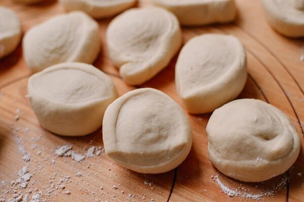 dough on floured board for Cantonese Steamed Custard Buns (Nai Wong Bao), by geagle.miooashdv.tk