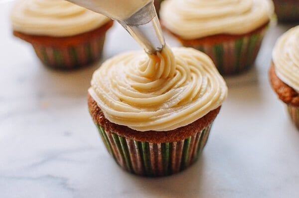 Pumpkin Cupcakes with Maple Vanilla Buttercream, by geagle.miooashdv.tk