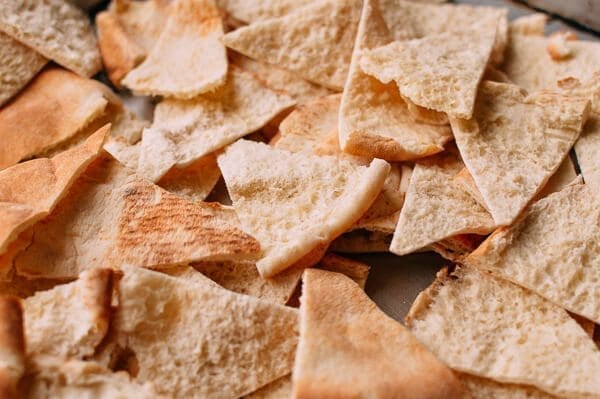 Pita Chips & Hummus, by geagle.miooashdv.tk