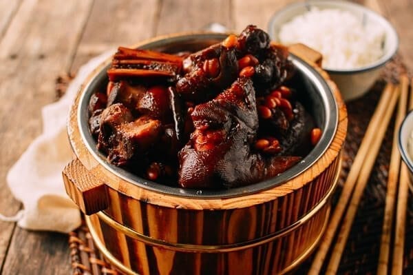 Braised Pork Trotters with Soybeans, by geagle.miooashdv.tk