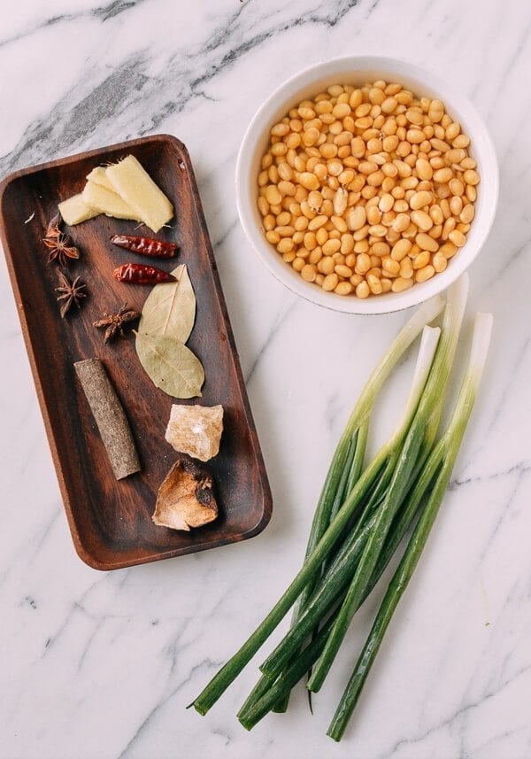 Braised Pork Trotters with Soybeans, by geagle.miooashdv.tk