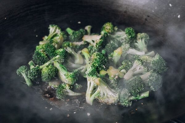 Takeout-Style Broccoli with Garlic Sauce, by geagle.miooashdv.tk