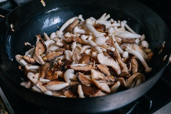 Soy Sauce Braised Wild Mushroom Noodles, by geagle.miooashdv.tk