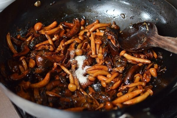 Soy Sauce Braised Wild Mushroom Noodles, by geagle.miooashdv.tk
