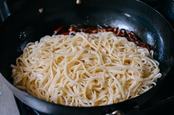 Soy Sauce Braised Wild Mushroom Noodles, by geagle.miooashdv.tk