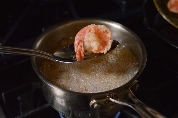frying shrimp for Walnut Shrimp, by geagle.miooashdv.tk