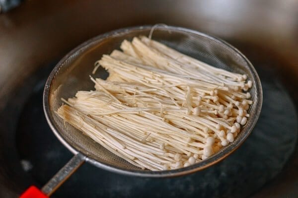Enoki Mushrooms with Garlic & Scallion Sauce, by geagle.miooashdv.tk