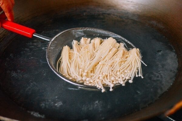 Enoki Mushrooms with Garlic & Scallion Sauce, by geagle.miooashdv.tk