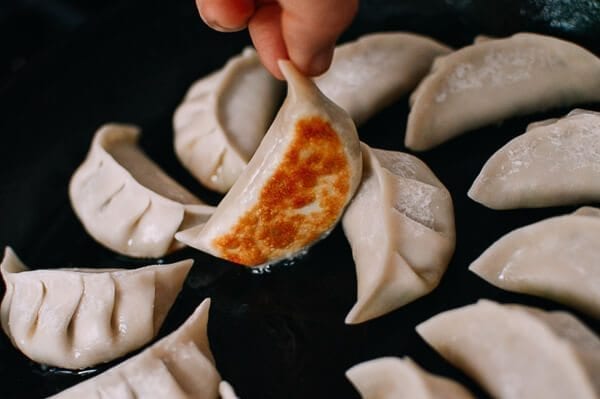 Bottom of dumpling golden brown, geagle.miooashdv.tk