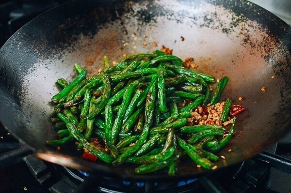 Gan Bian Si Ji Dou - Sichuan Dry Fried String Beans, by geagle.miooashdv.tk