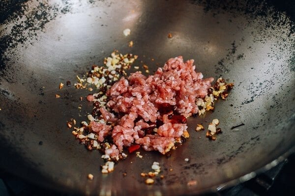 Gan Bian Si Ji Dou - Sichuan Dry Fried String Beans, by geagle.miooashdv.tk