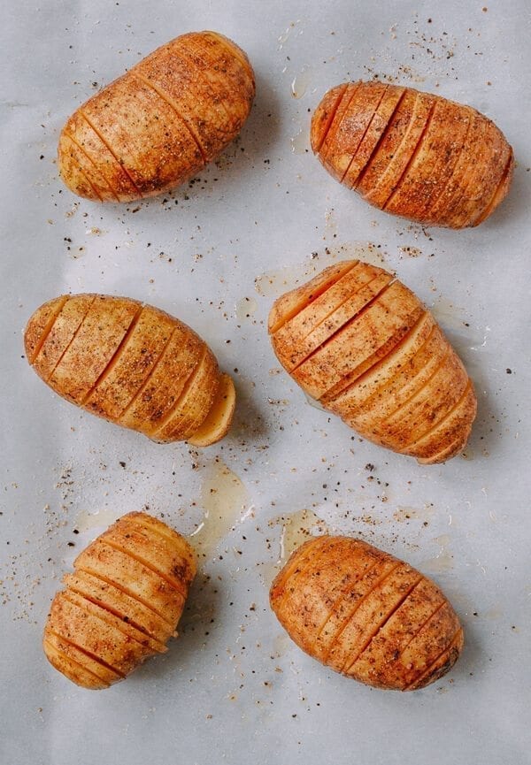 Crispy Hasselback Potatoes with Spicy Bacon Scallion Relish, by geagle.miooashdv.tk