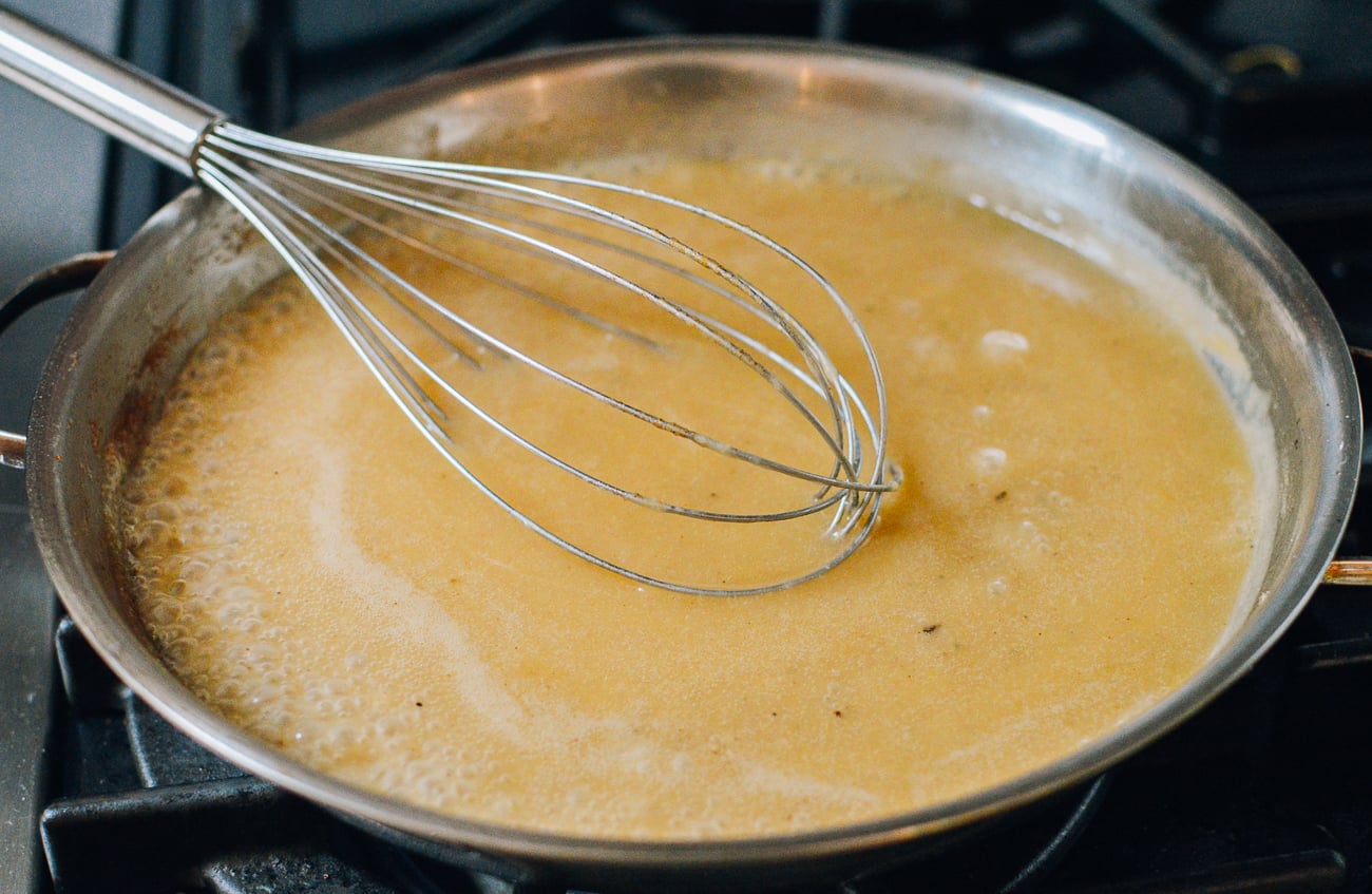 light colored turkey gravy