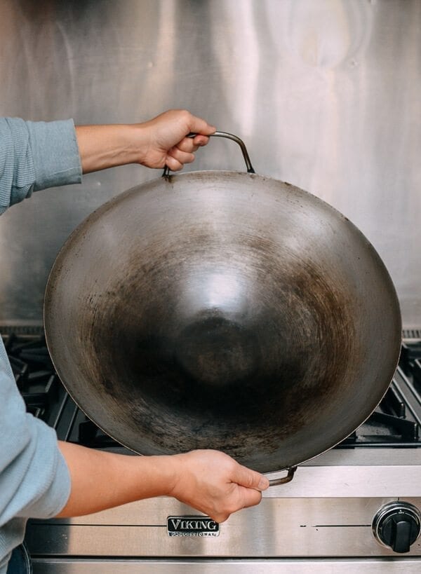 How to Season a Wok and Daily Wok Care by geagle.miooashdv.tk