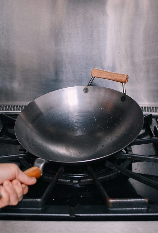 How to Season a Wok and Daily Wok Care by geagle.miooashdv.tk